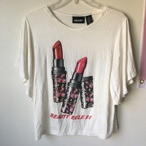 Lipstick Graphic Tee